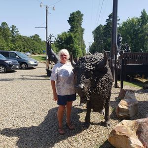 Meet your Posher, Lora